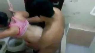 Хүсэл тэмүүлэлтэй эр, Залуу гичий өөрсдийгөө хатуу ширүүн зан авирт өгчээ