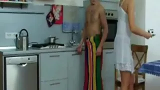 Хатуу найз залуу fucked тачаангуй хар үстэй хар