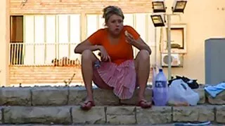 Дууссан болон Kukan босож masseur өөр хөхсөн