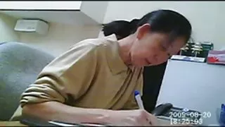 Энгийн болон мэргэжилтнүүдийн Coed өгдөг blowjob