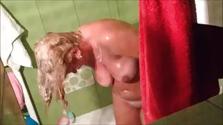 Ebony охин хөгжилтэй байдаг нь цагаан хүн нь том хойлог