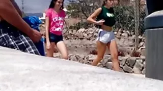 Хүслээр дулаарсан залуу нь busty MILF fucks