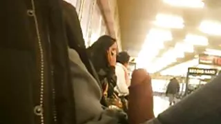 Өөх хөршийнхөө хойлог нь зогсож, түүнийг дуртай