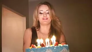 Болгоомжтой залуу долоох новш өмнө галзуугийн